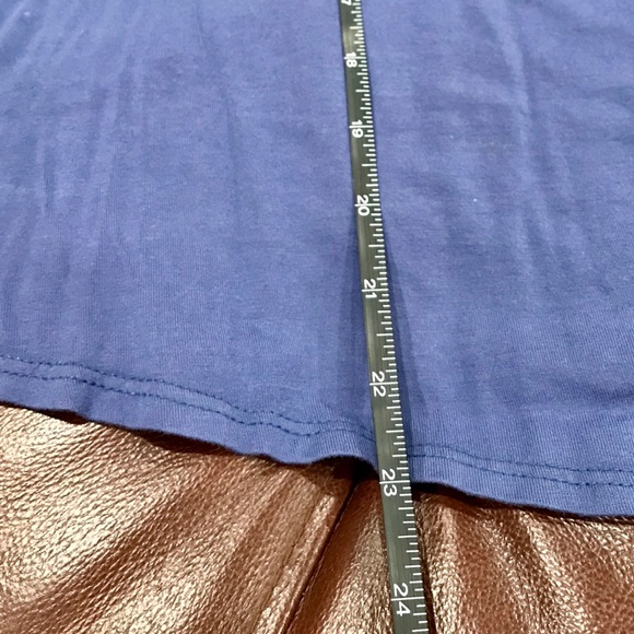 Cold shoulder t-shirt - Picture 4 of 4